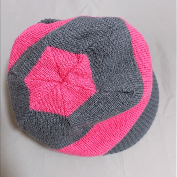 [NEW] DISNEY MICKEY STRIPED KNIT HAT - Picture 3 of 5